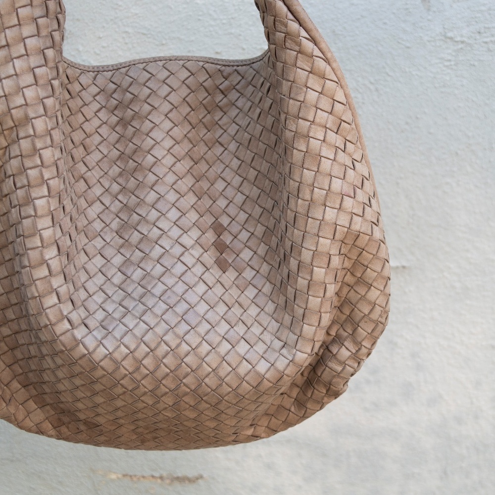 Bottege Veneta Large Intrecciate Crossbody - Picture 2 of 13